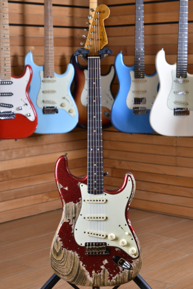 Fender Custom Shop '63 Stratocaster Super Heavy Relic Rosewood Fingerboard Super Faded Aged Red Sparkle