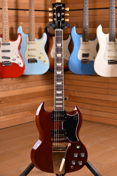 Gibson USA SG Standard '61 Maestro Vibrola Vintage Cherry ( S.N. 234310210 )