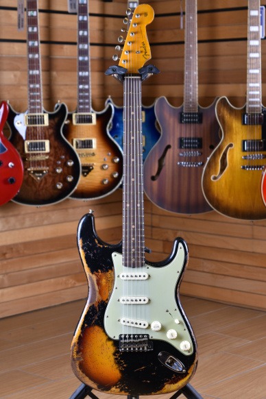 Fender Custom Shop Limited Edition '59 Stratocaster Super Heavy Relic Rosewood Fingerboard Aged Black over Chocolate 3 Color Sunburst