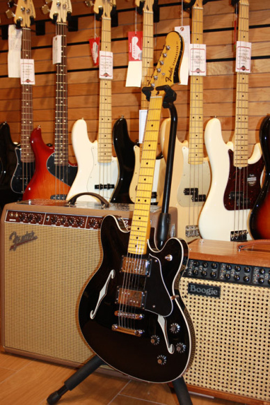 Fender Modern Player Starcaster Maple Black