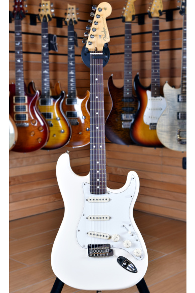 Fender American Professional 2017 Stratocaster Rosewood Fingerboard Olympic White