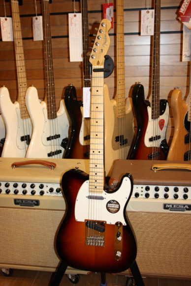 Fender American Standard Telecaster Maple Fingerboard Sunburst 2012