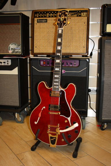Gibson Memphis ES-355 Curly Antique Faded Cherry Bigsby