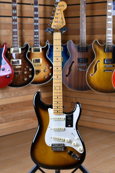 Fender American Vintage II 1957 Stratocaster Maple Neck 2 Color Sunburst