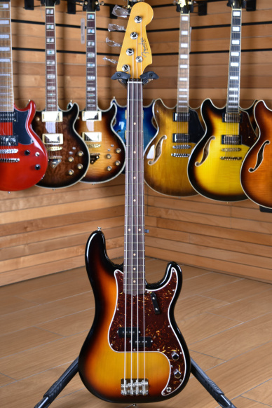 Fender American Vintage II 1960 Precision Bass Rosewood Fingerboard 3 Colour Sunburst
