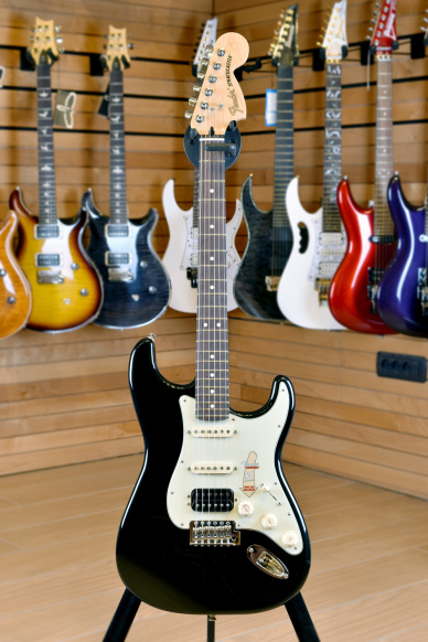Fender Deluxe Lone Star Stratocaster Rosewood Fingerboard Black