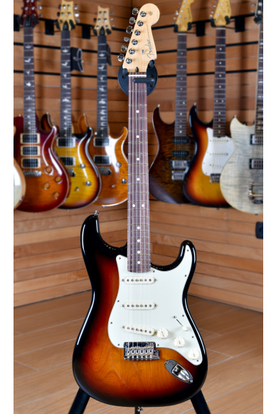 Fender American Professional 2017 Stratocaster Rosewood Fingerboard 3 Color Sunburst