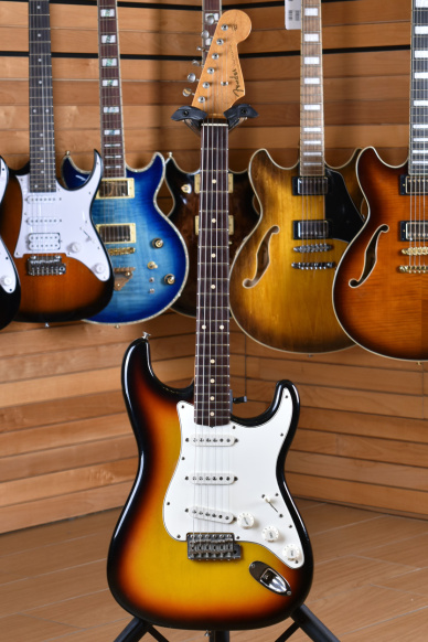 Fender Custom Shop 1960 Stratocaster Closet Classic 3 Tone Sunburst 2001