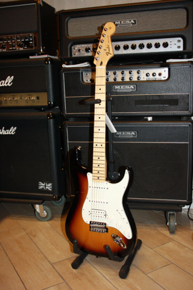 Fender Mexico Standard Stratocaster HSS Maple Neck Sunburst 2011