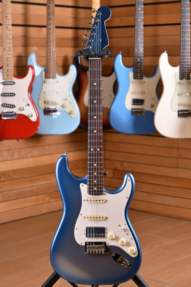 Fender Limited Edition American Showcase Stratocaster HSS Rosewood Fingerboard Sky Burst Metallic