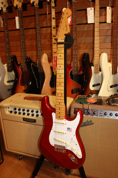 Fender American Vintage '57 Stratocaster Candy Apple Red