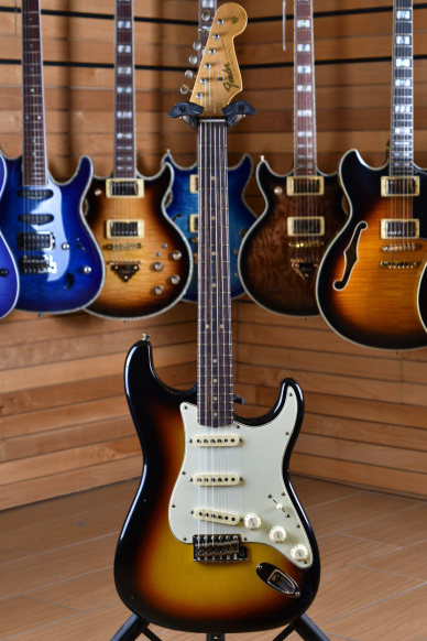 Fender Custom Shop Stratocaster '64 Journeyman Relic Rosewood Fingerboard Target 3 Tone Sunburst