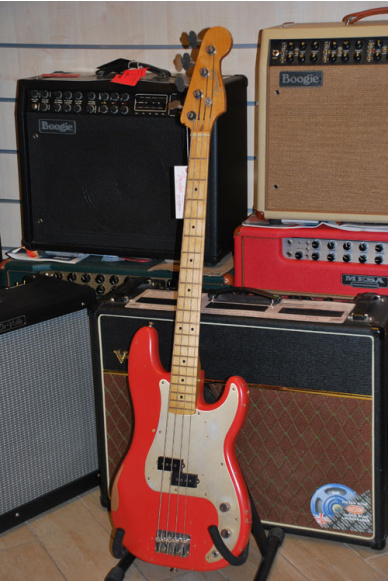 Fender Mexico Road Worn Precision Bass Fiesta Red