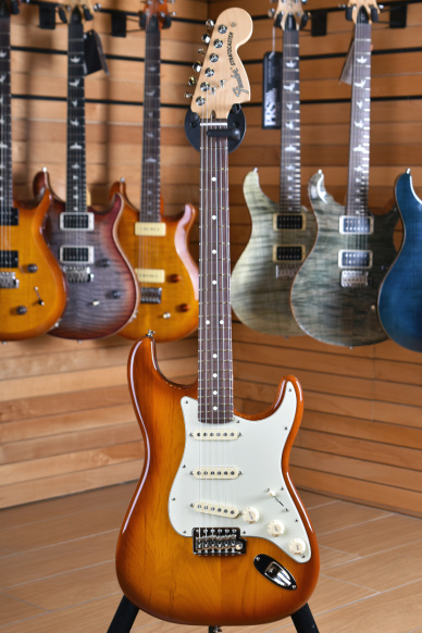 Fender American Performer Stratocaster Rosewood Fingerboard Honeyburst
