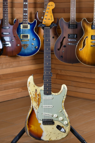 Fender Custom Shop Limited Edition '59 Stratocaster Super Heavy Relic Aged Vintage White over Chocolate 3 Color Sunburst