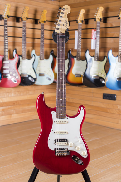 Fender American Pro Standard Stratocaster HSS Rosewood Fingerboard Transparent Chrome Red