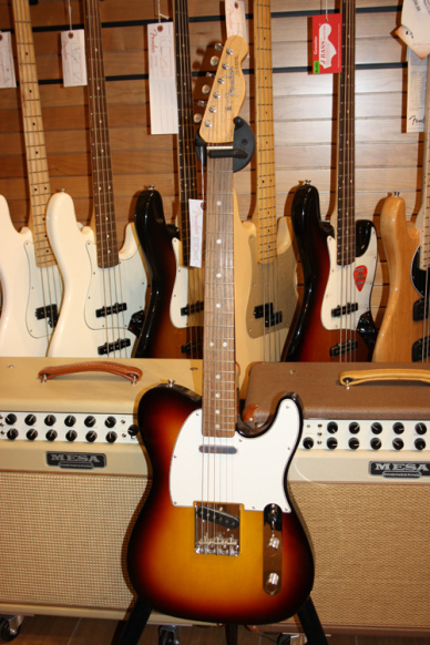 Fender American Vintage Telecaster '64 Rosewood 3 Tone Sunburst