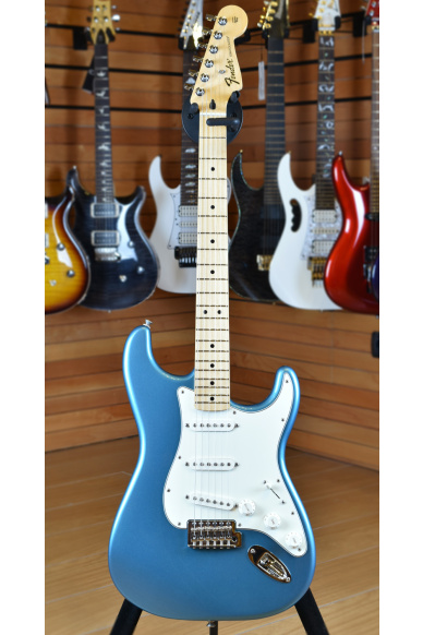 Fender Mexico Standard Stratocaster Maple Fingerboard Lake Placid Blue 2011