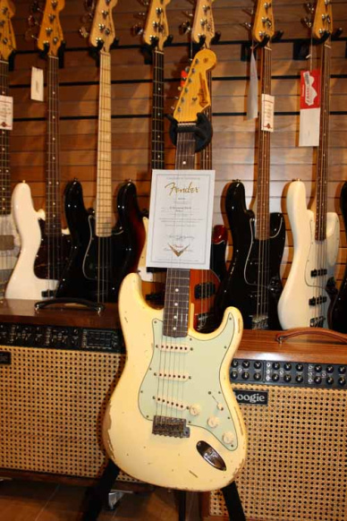 Fender Custom Shop Stratocaster '63 Heavy Relic Vintage White