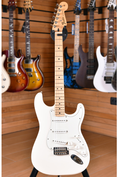 Fender Mexico Standard Stratocaster Maple Neck Arctic White 2011