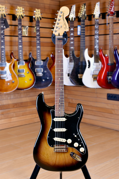 Fender Mexico Deluxe Stratocaster Rosewood Fingerboard 2 Color Sunburst