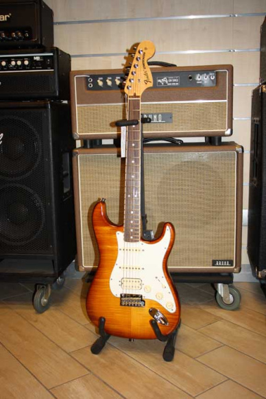 Fender American Select Stratocaster HSS Rosewood Tobacco Sunburst