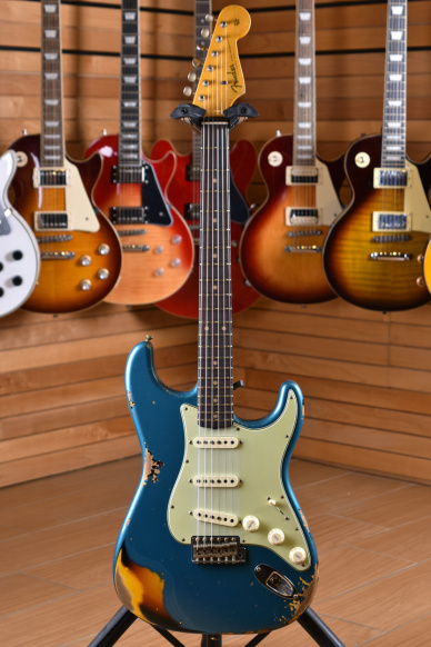 Fender Custom Shop Stratocaster '61 Heavy Relic Rosewood Fingerboard Aged Ocean Turquoise on 3 Tone Sunburst