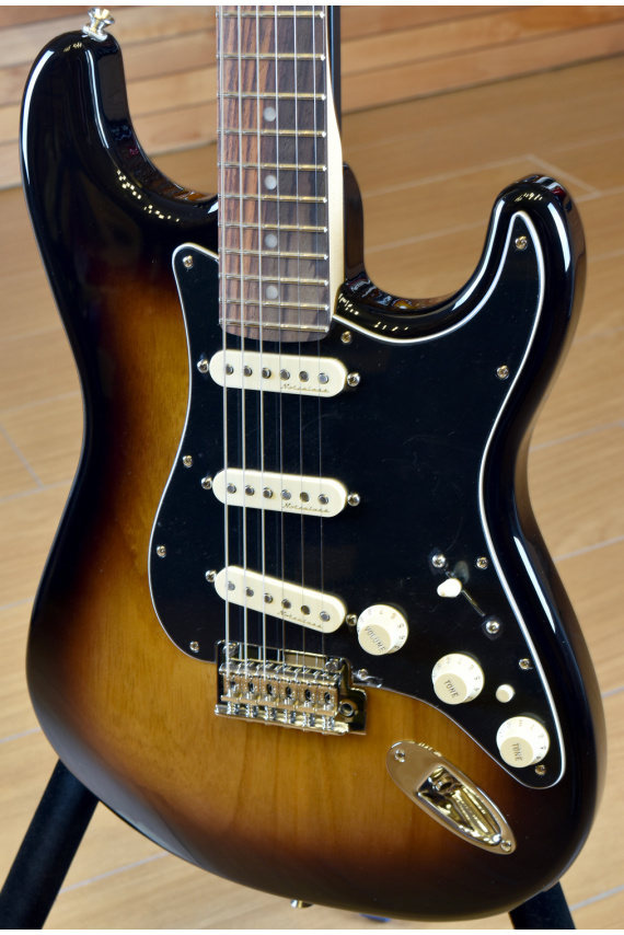 Fender Mexico Deluxe Stratocaster Rosewood Fingerboard 2 Color