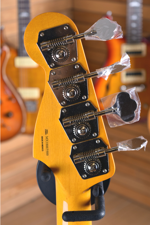 Fender Mexico '50s Precision Bass Lacquer White Blonde | Centro