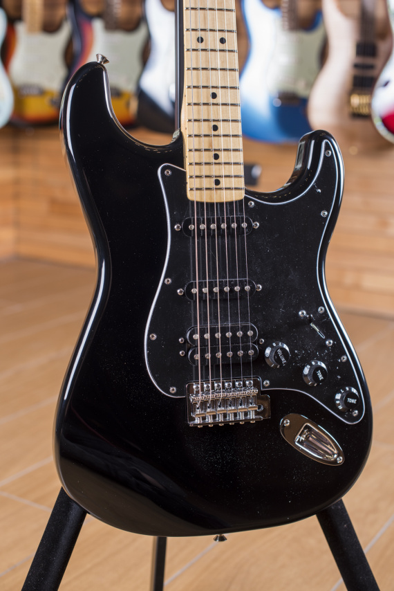Fender Mexico FSR Standard Stratocaster HSS Maple Fingerboard