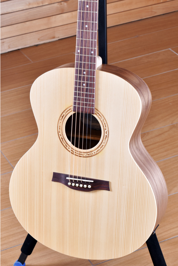 Seagull Excursion Walnut Mini Jumbo Isyst | Centro Chitarre