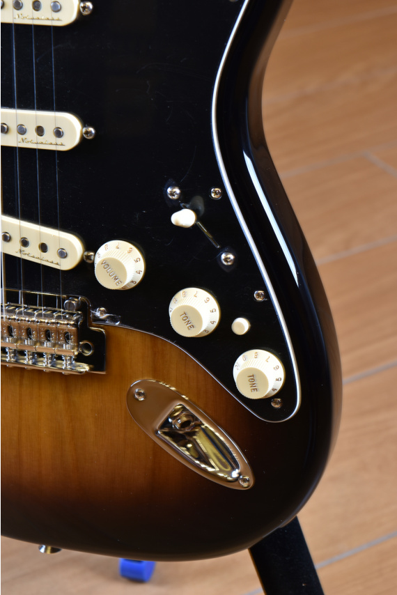 Fender Mexico Deluxe Stratocaster Rosewood Fingerboard 2 Color