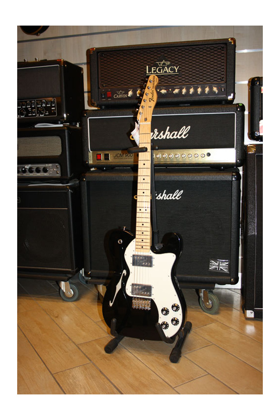 Fender Classic Player Telecaster Thinline Deluxe Maple Neck Black
