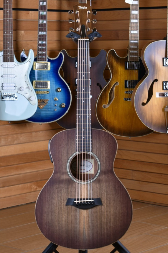 Taylor GS Mini-e Walnut Special Edition Shaded Edgeburst | Centro