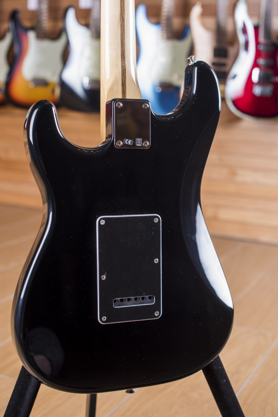 Fender Mexico FSR Standard Stratocaster HSS Maple Fingerboard