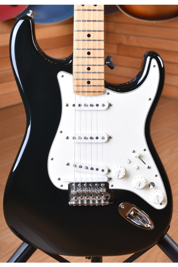 Roland GC-1-BLK Black GK Ready Stratocaster by Fender | Centro